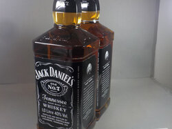  Nr._007_Zwei_Flaschen_Jack_Daniels_Mindestgebot_10_Euro.JPG