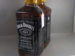  Nr._003_Zwei_Flaschen_Jack_Daniels_Mindestgebot_10_Euro.JPG