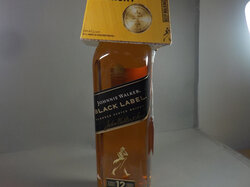  Nr._014_Eine_Flasche_Johnnie_Walker_Black_Label_Mindestgebot_5_Euro.JPG